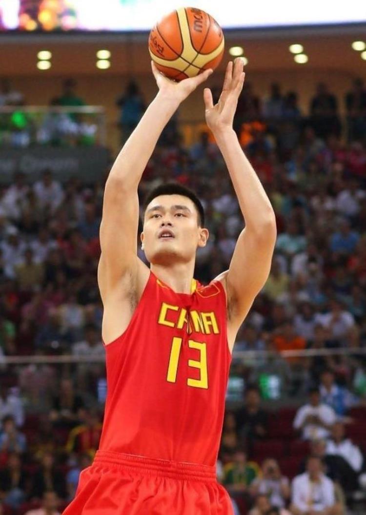 姚明生涯最高光的五大时刻带领中国男篮把西班牙逼入绝境