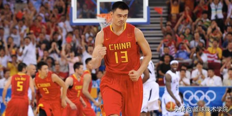 中国篮球第一人姚明的故事看大姚的成长历程太伟大了