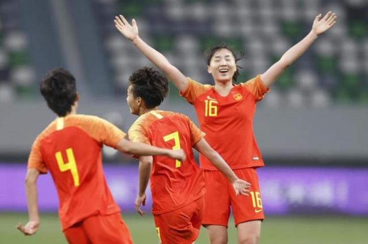 国足vs日本裁判「今天3个镜头看出日本裁判对中国女足到底有多公平」