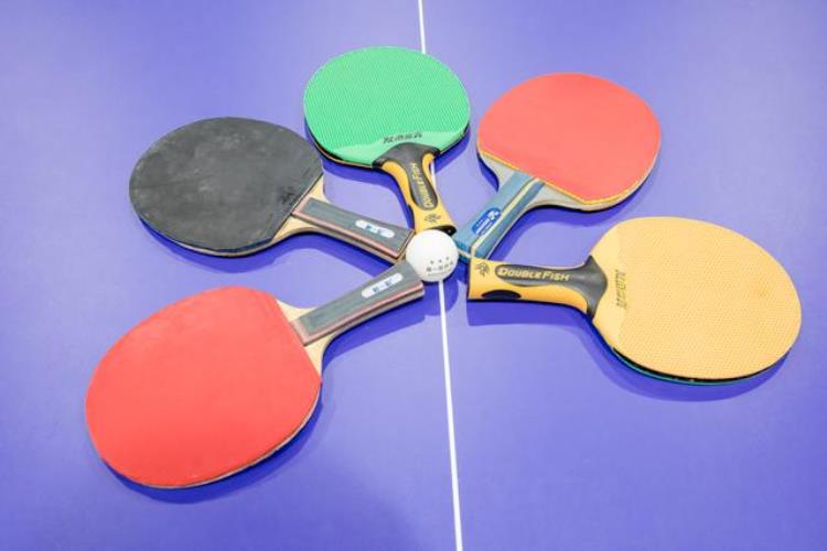 如何加强乒乓球的旋转「乒乓球运动如何增加乒乓球的旋转」
