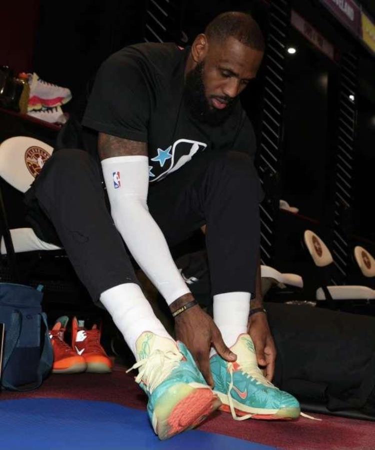 NBA全明星球鞋「2022全明星西部篇NBA全明星上脚球鞋它来了」
